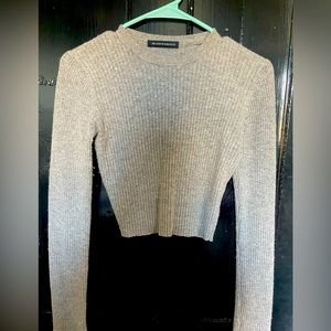 Brandy Melville cropped ribbed sweater